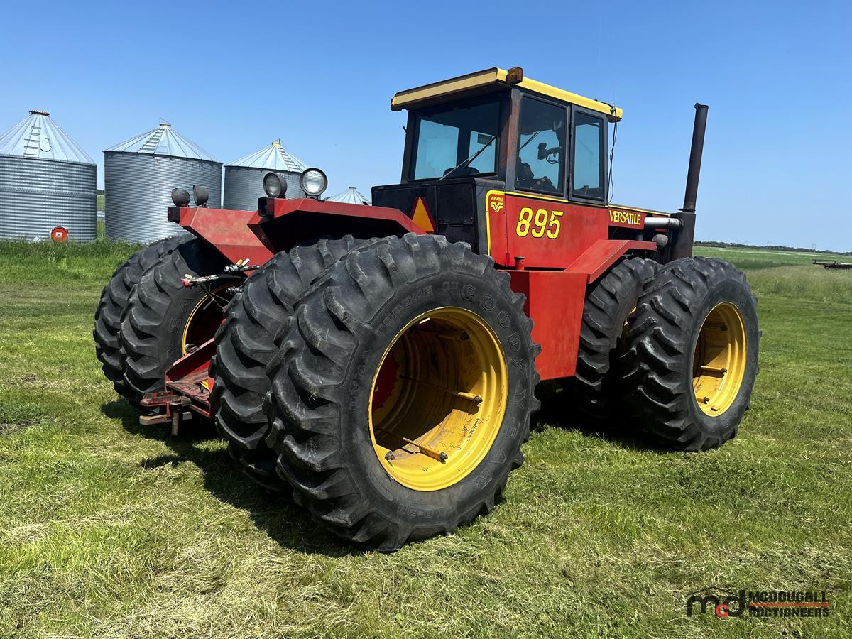 1981 Versatile 895 4WD Tractor